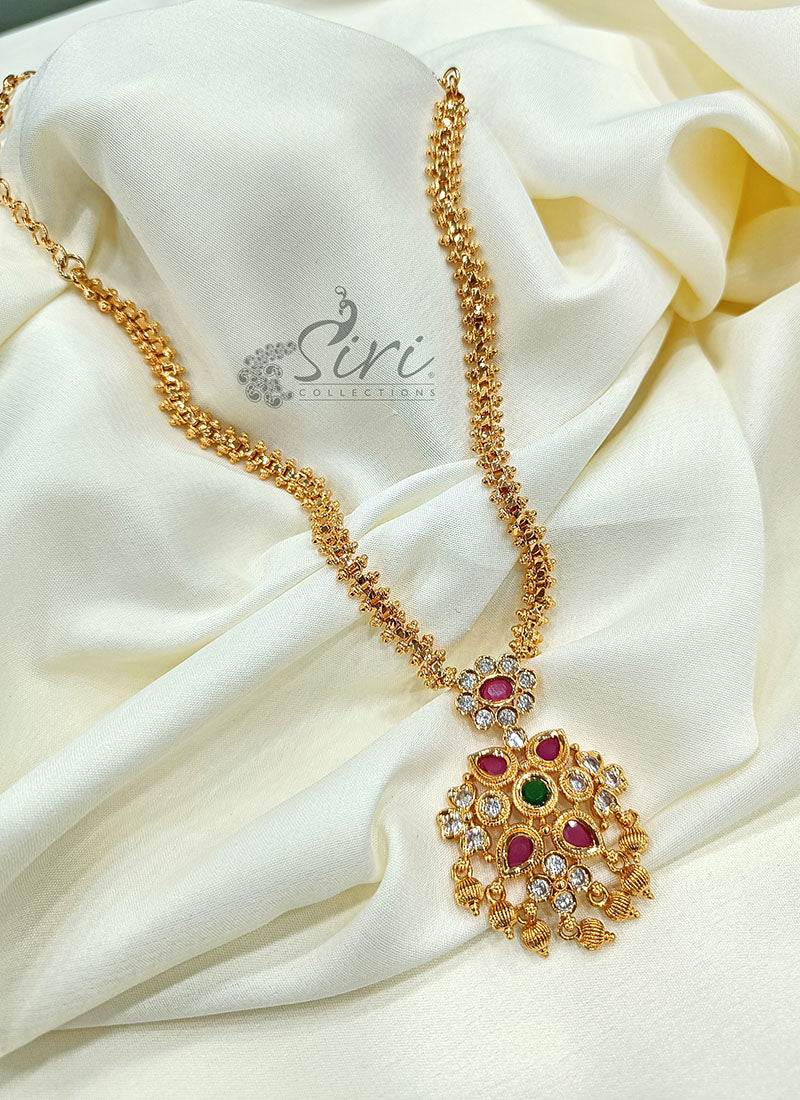 Beautiful Necklace in Gold Finish - Image 3